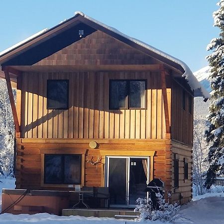 Kicking Horse Kabins Golden Esterno foto