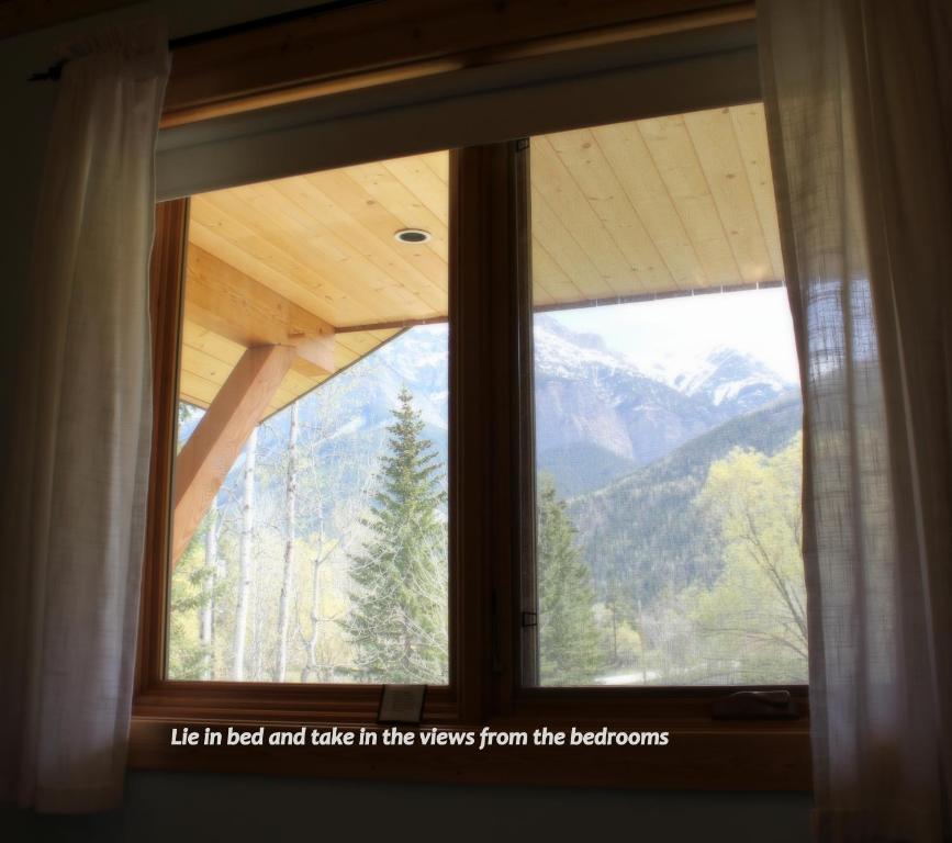 Kicking Horse Kabins Golden Camera foto