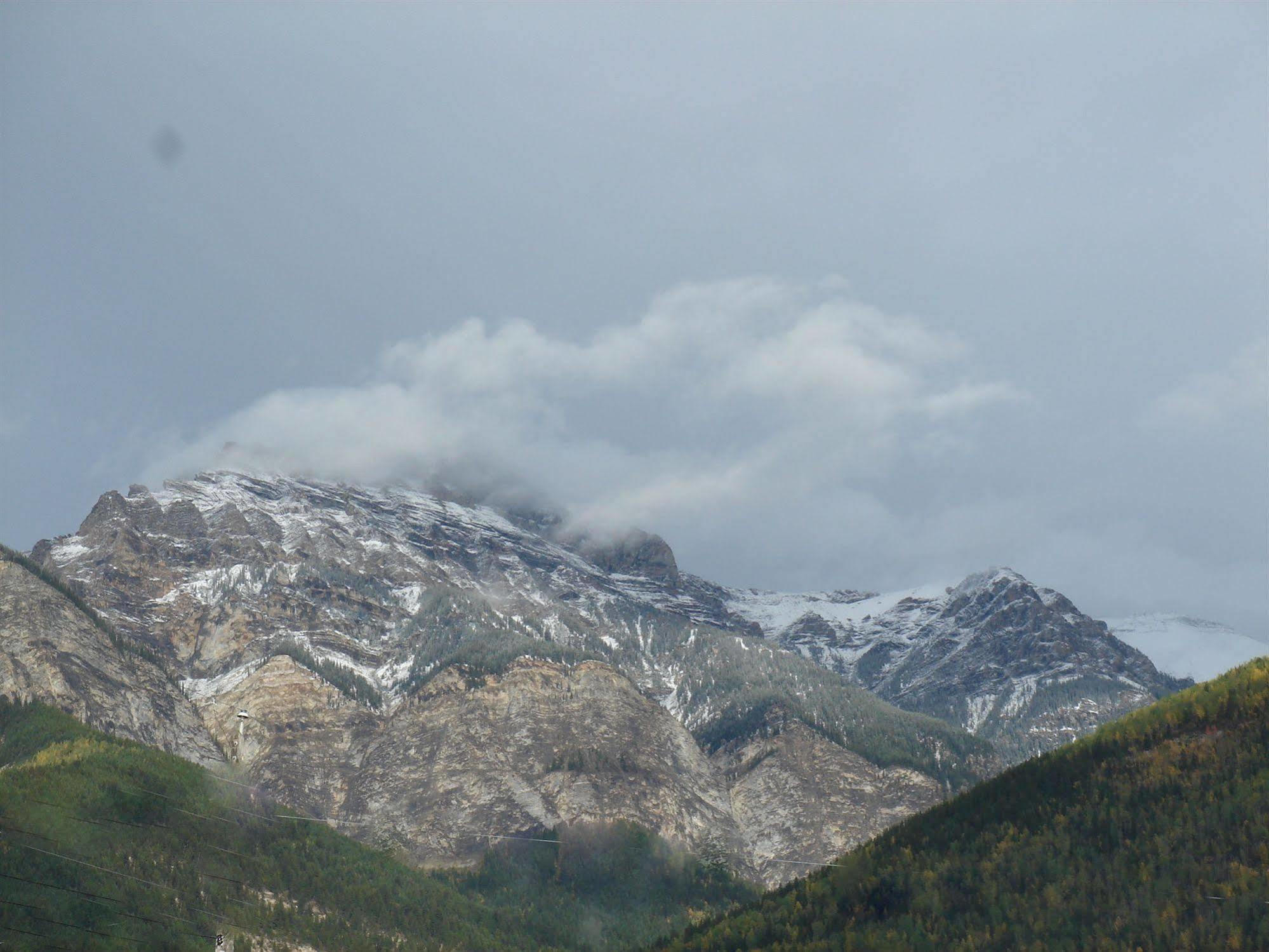 Kicking Horse Kabins Golden Esterno foto