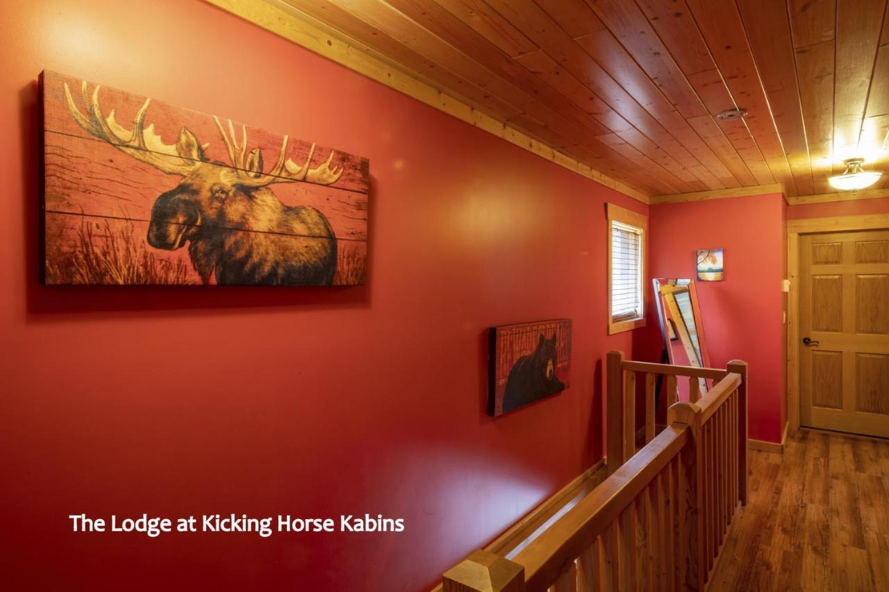 Kicking Horse Kabins Golden Esterno foto