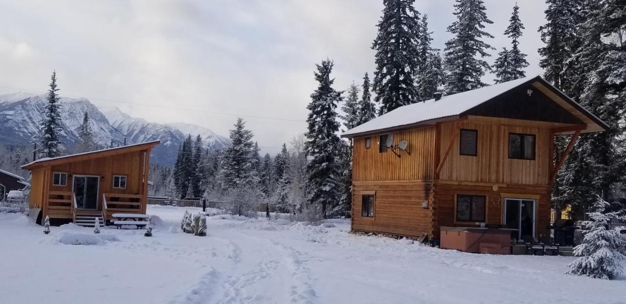 Kicking Horse Kabins Golden Esterno foto
